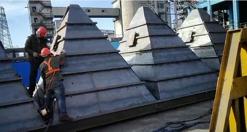 焦?fàn)t機(jī)側(cè)除塵灰斗制作